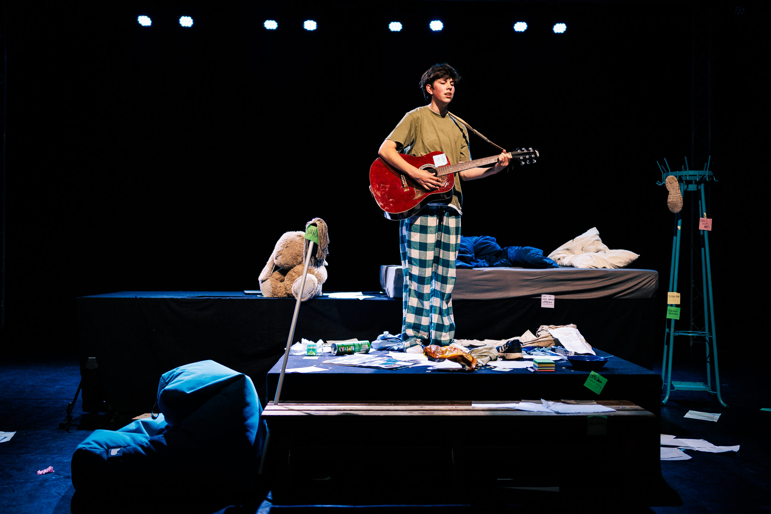 Een Fotoboek Vol Vreemde Mensen 16 © Christein Van Hoffen Theaterschip